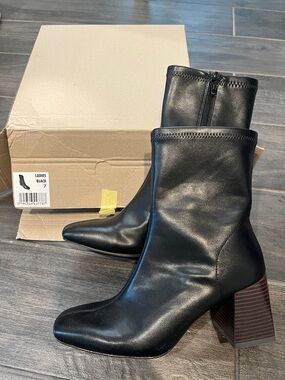 Time and Tru Black Mid-Block Heel Ankle Boots